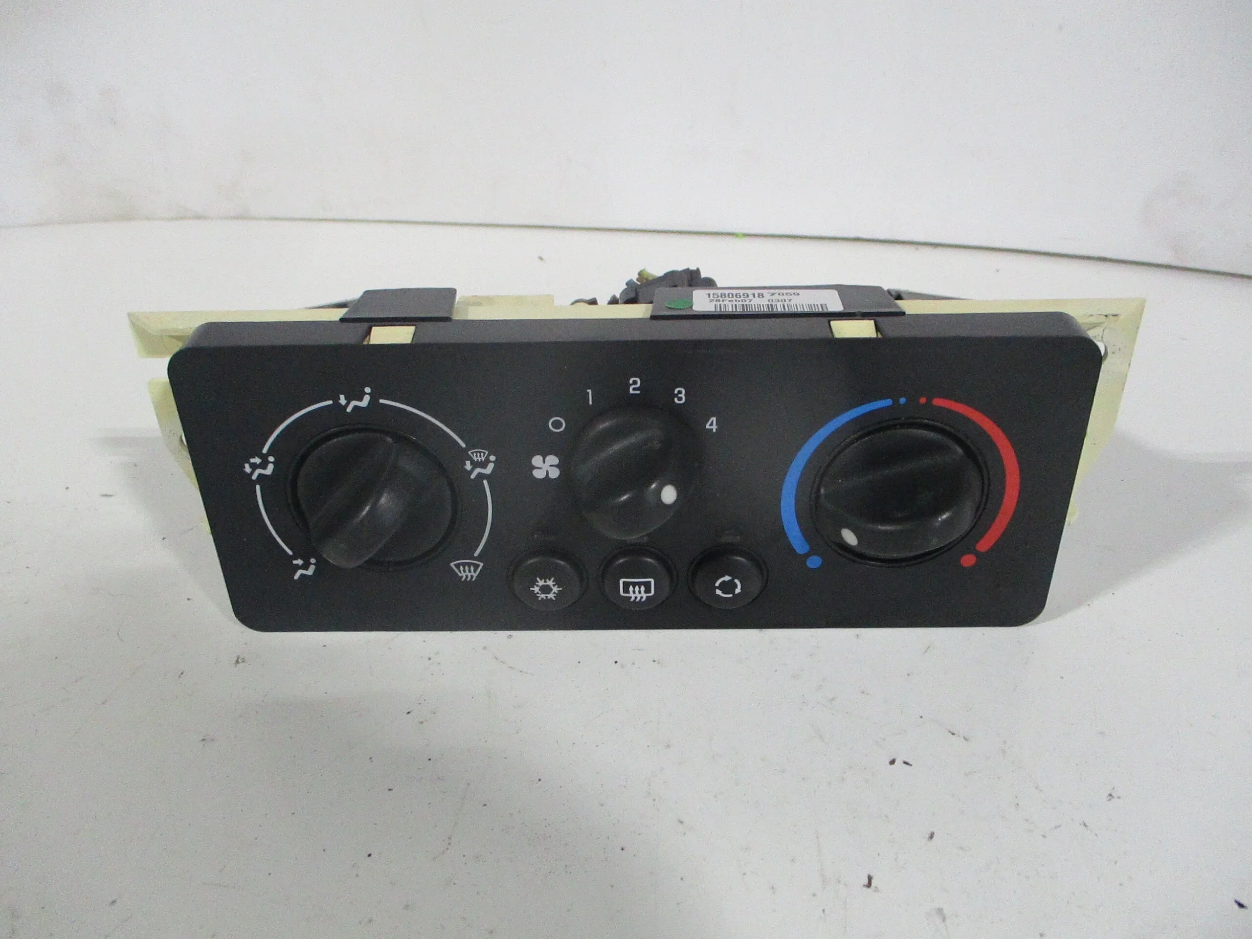 Saturn Ion Temperature Controle 06-07 (Good) Heater AC LKQ OEM Pre-Owned