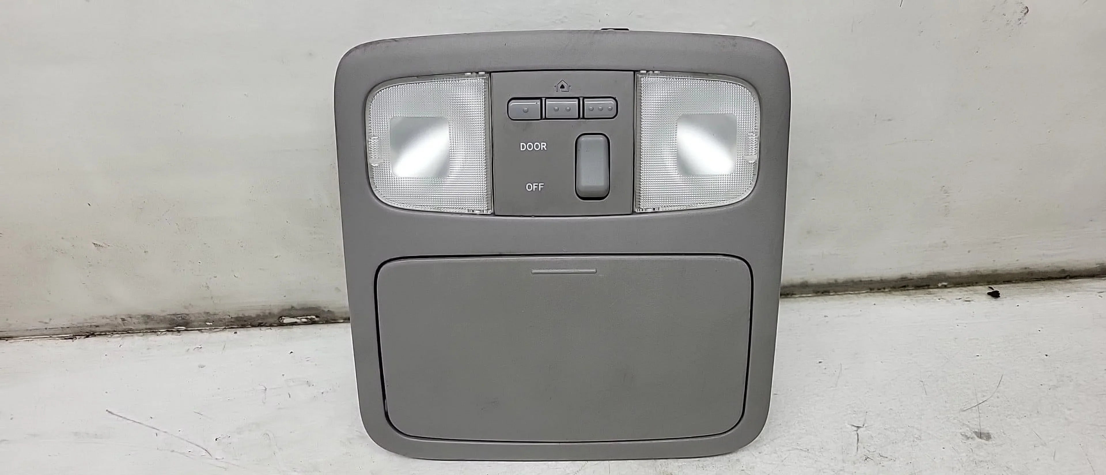 Garage Opener 2006 Highlander Overhead 06 Toyota with Door OEM (Good) Pre-Owned Console Roof