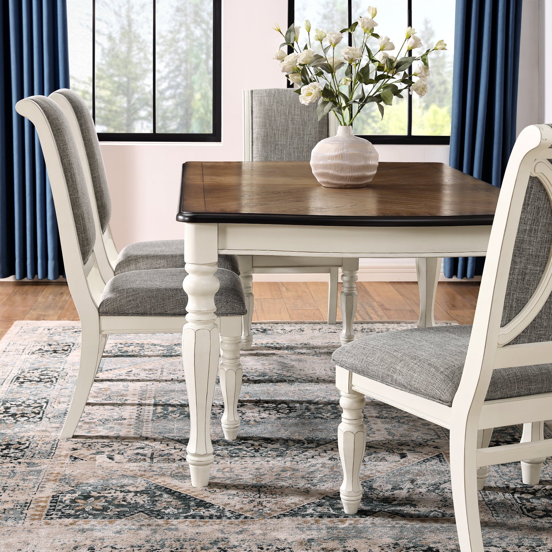 Country White Weathered Oak Belleza Finish French Set Furniture Roundhill and Antique Dining 5-Piece in