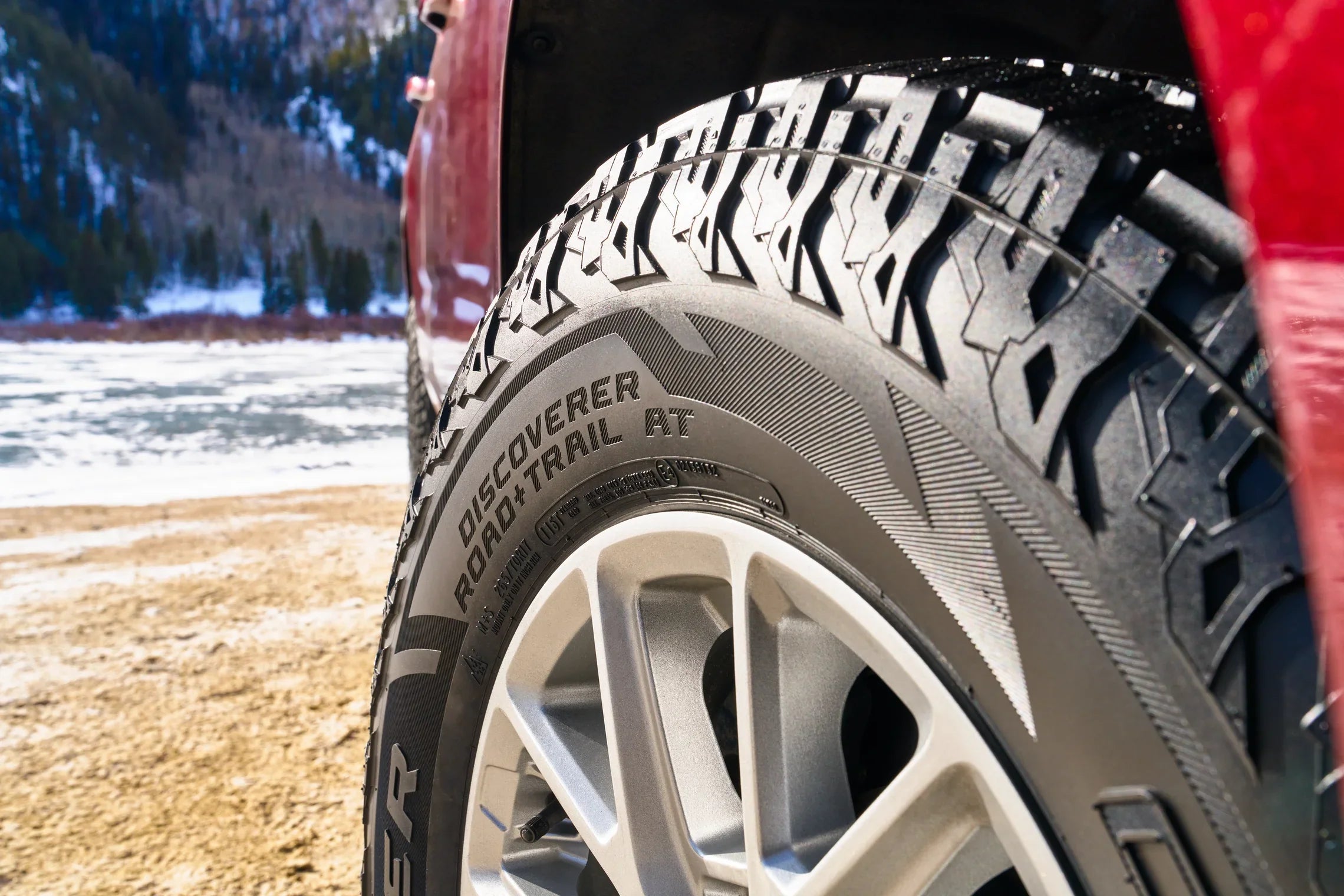 Road+Trail AT All-Terrain 255/70R16 Discoverer 115T Cooper Tire