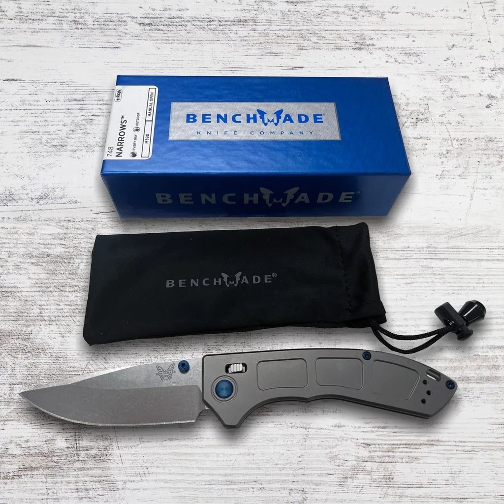 3.43-Inch Folding Blade Titanium M390 Narrows Knife Handle Steel 748 Benchmade