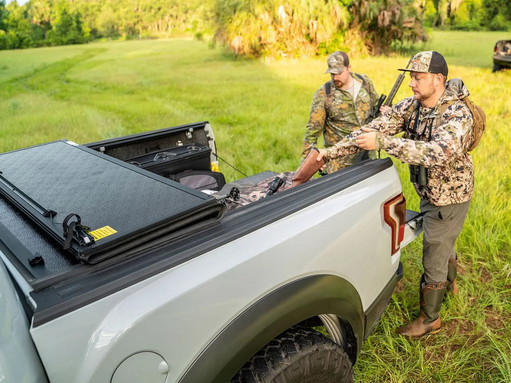 2019 | with Limited 7" 1500 Hard Tri-Fold | Bed - Chevy/GMC Ltd/Lgcy Gator 2018, (78.9") 6' 2014 Bed Compatible Cover GC14019 Truck RealTruck Tonneau by Silverado/Sierra EFX
