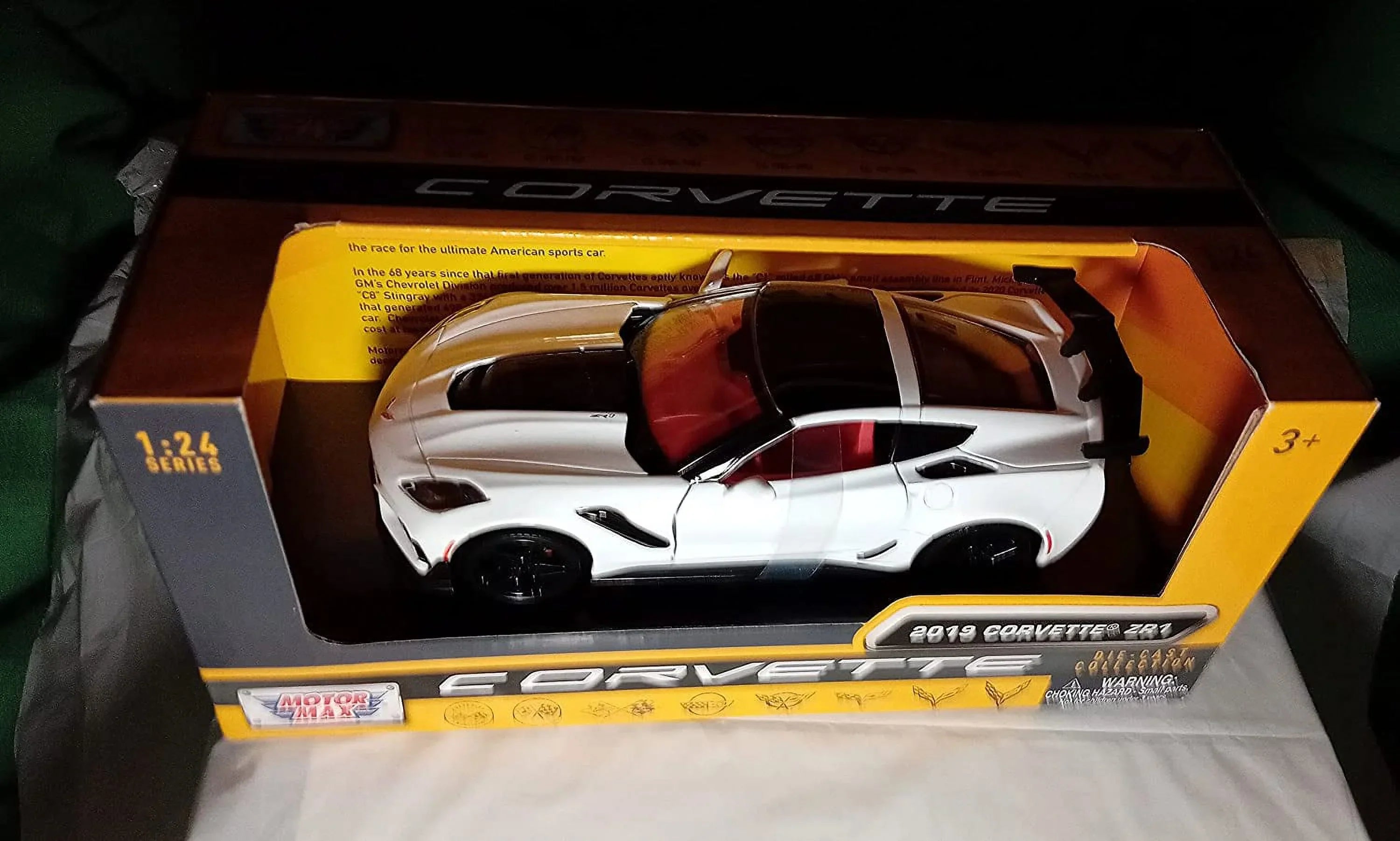 Model 2019 - scale Car Toy White - Diecast Max Corvette 79356WH Motor Chevy ZR1, 1/24