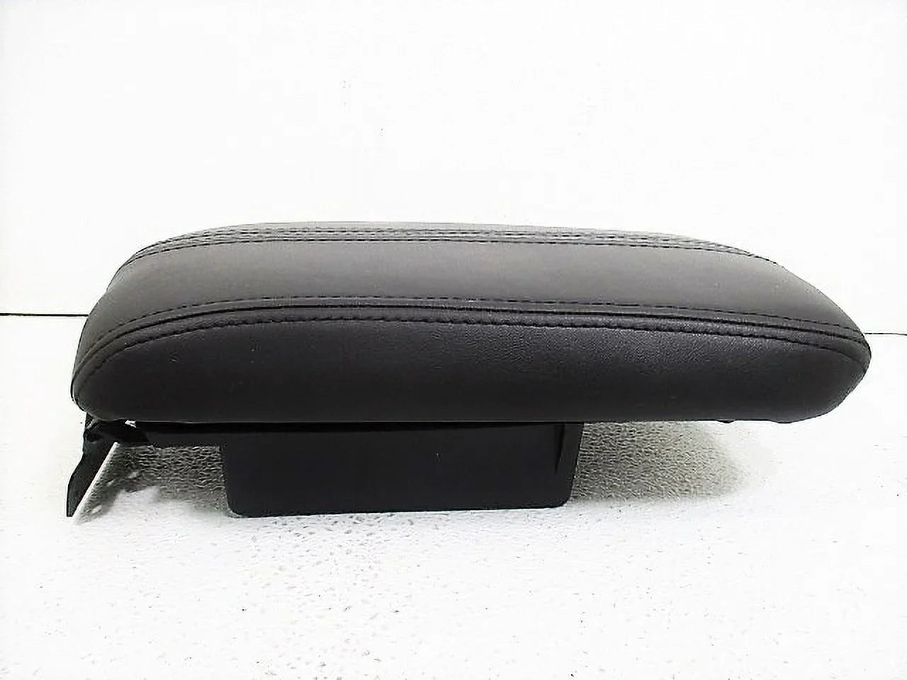 Pre-Owned Lid OEM 2012 (Good) Black Leather Console LKQ MKZ Lincoln Armrest