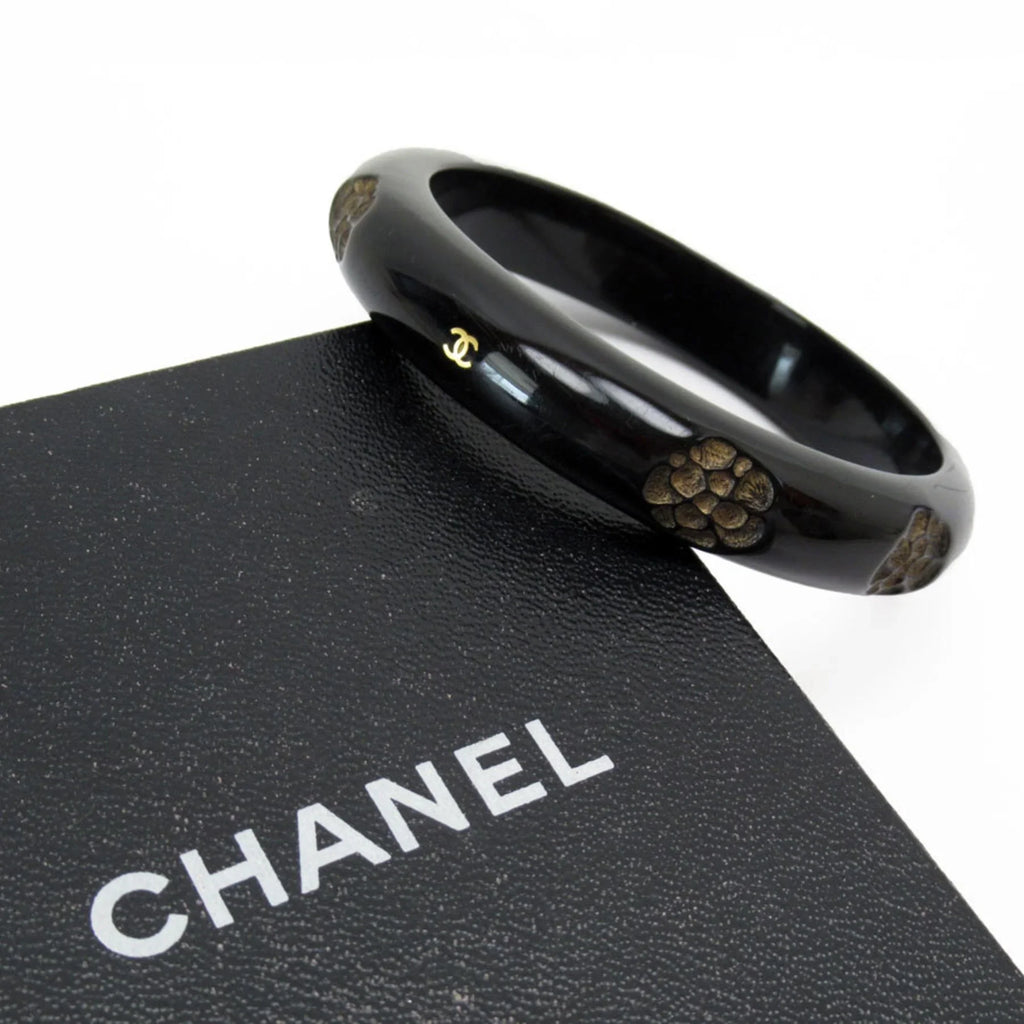 Women's Black/Beige Coco Wood Camellia Bracelet Pre-Owned Mark CHANEL Bangle (Good)