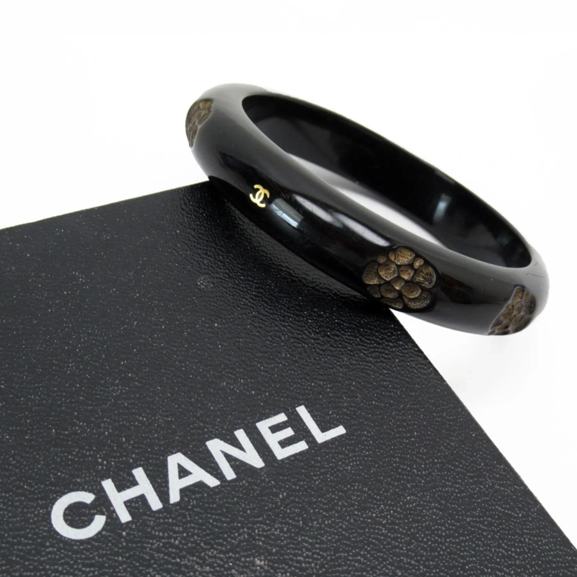 Women's Black/Beige Coco Wood Camellia Bracelet Pre-Owned Mark CHANEL Bangle (Good)