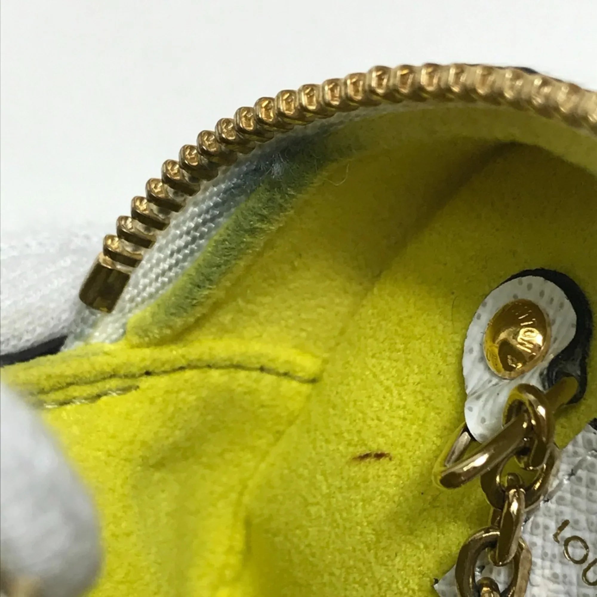 Pouch Accessory (Good) Giant Cube VUITTON Women's Monogram Pre-Owned LOUIS White/Multicolor Portomone M67669 Canvas