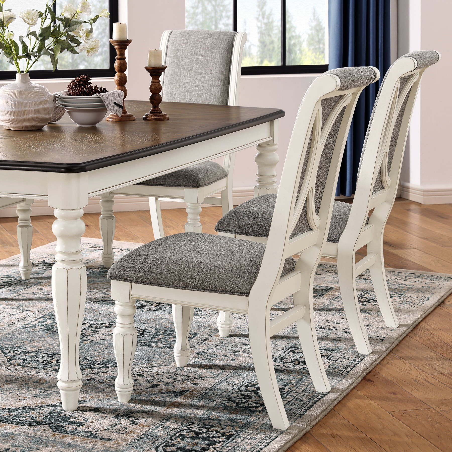 Country White Weathered Oak Belleza Finish French Set Furniture Roundhill and Antique Dining 5-Piece in