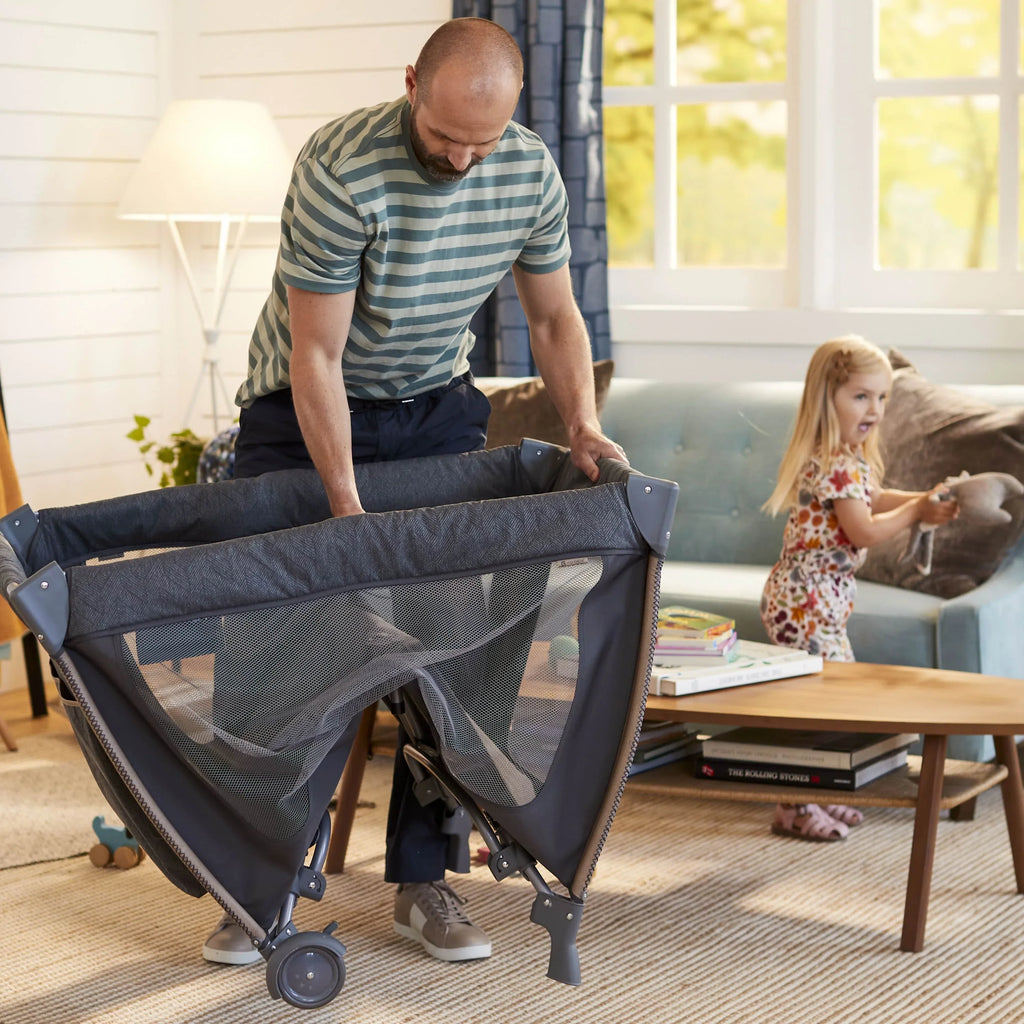 Full with Monbebe Point Rocking Bassinet, Size Castle Yard Play